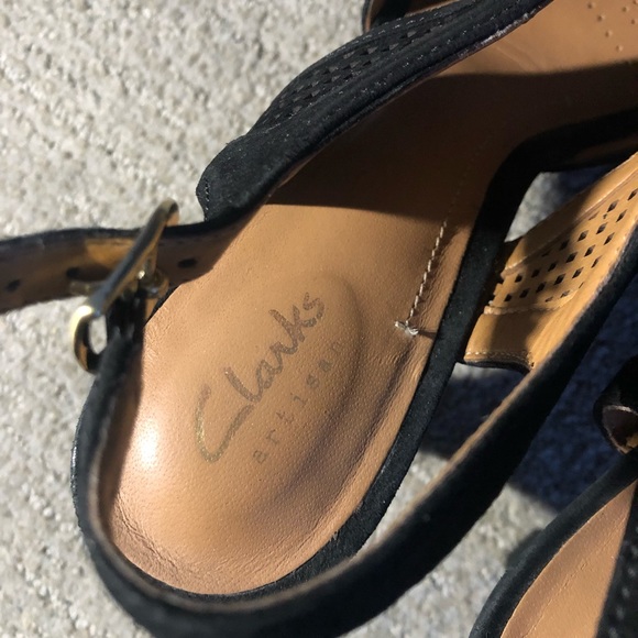 CLARKS Sandals - Picture 3 of 6